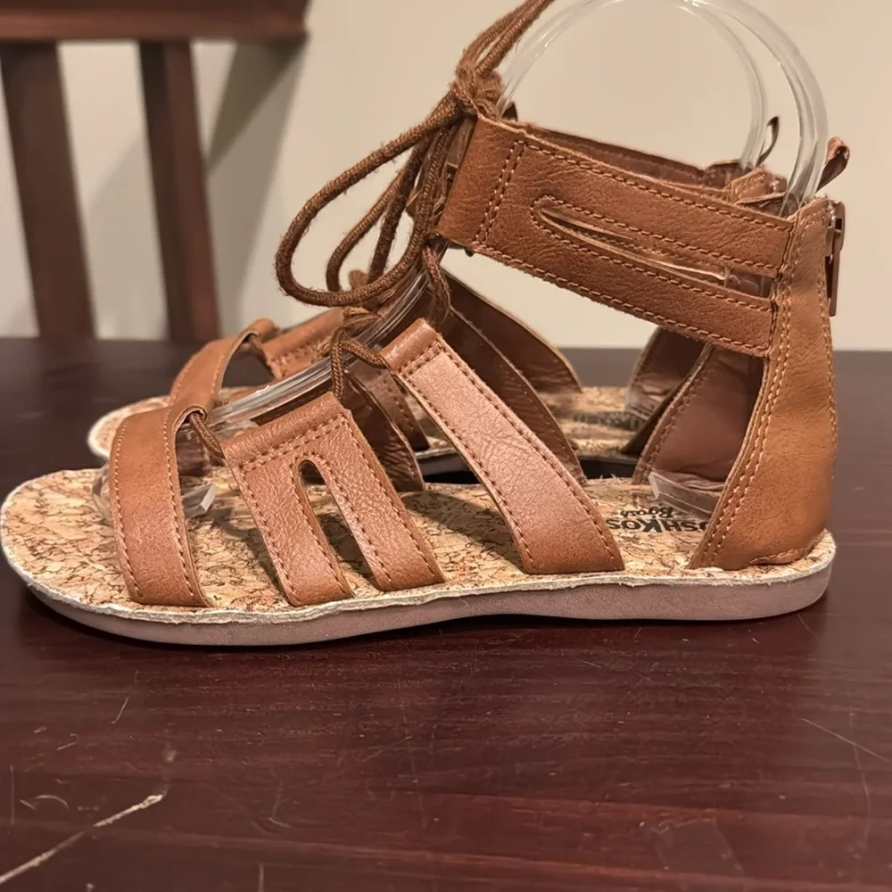 Oshkosh brown vegan leather Strappy gladiator sandals girls kids size 2